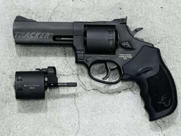 Taurus 992 Tracker .22WMR + wisselset .22LR. #nieuw#